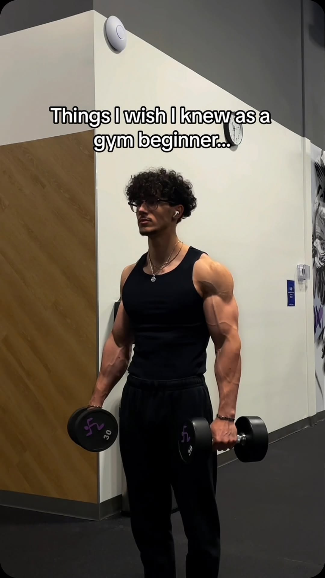 If your focus is to build muscle, deadlifting may not be the best choice. Deadli