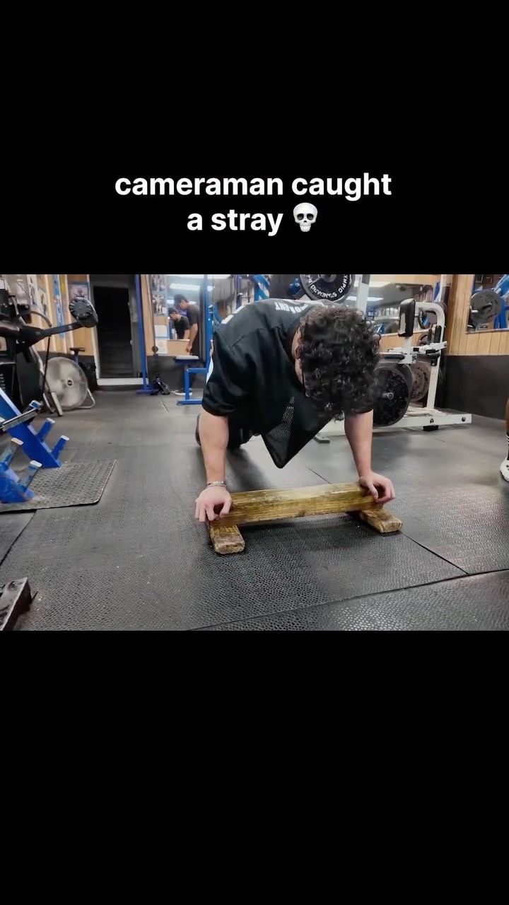 Cameraman keeps catching strays 💀 Follow me for more fitness tips & workouts :)